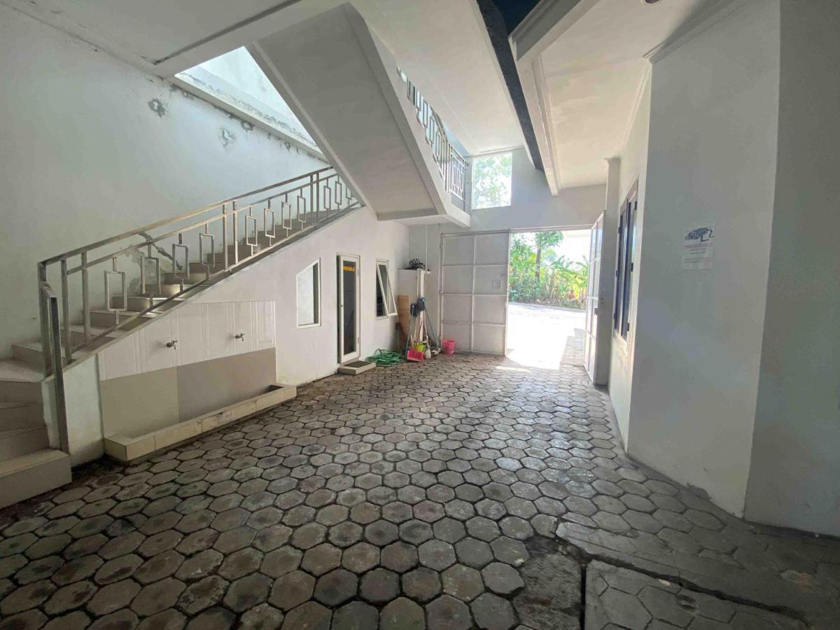 Ana Inn Ambarawa Mitra Reddoorz Семаранг Экстерьер фото